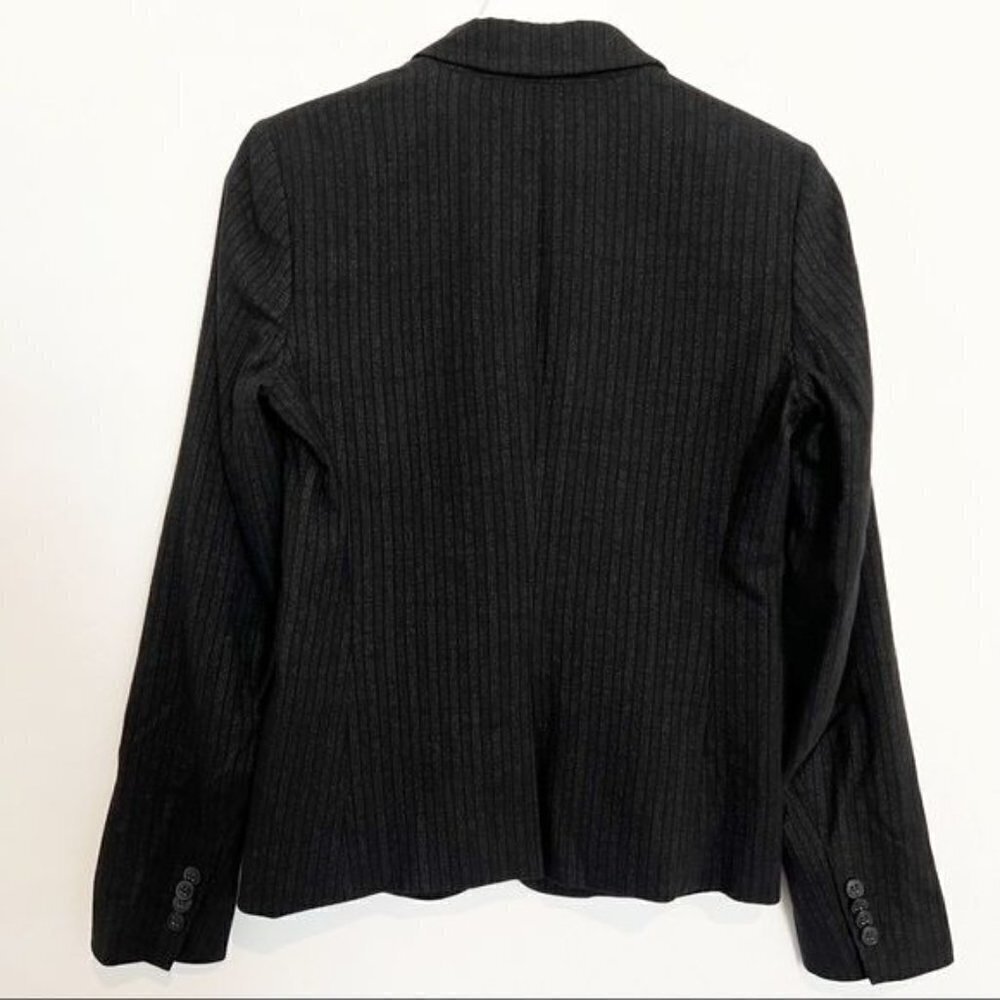 Theory Blazer Size 4 Gray Metallic Pinstripe Virgin Wool Corporate Alternative - Picture 9 of 9